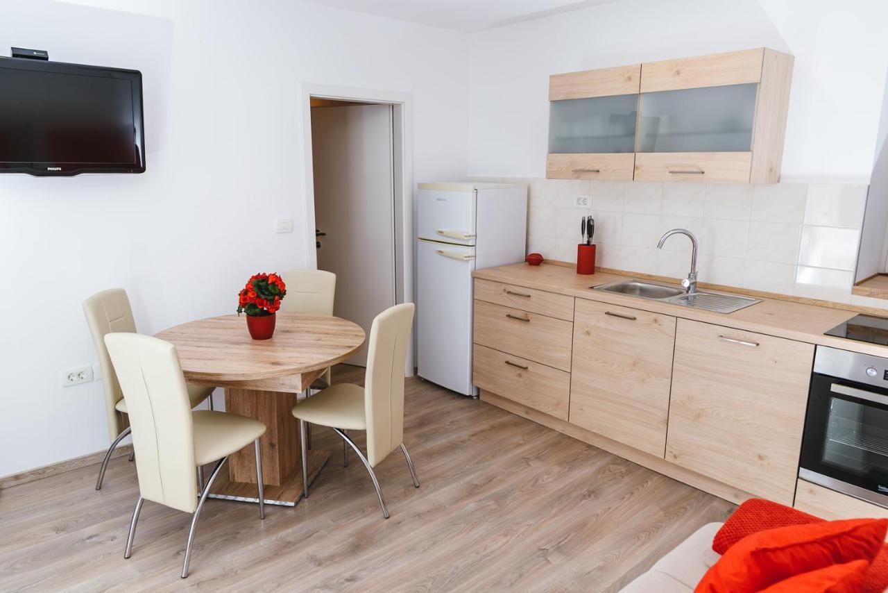 Apartma Nika Hrvatini Exterior foto